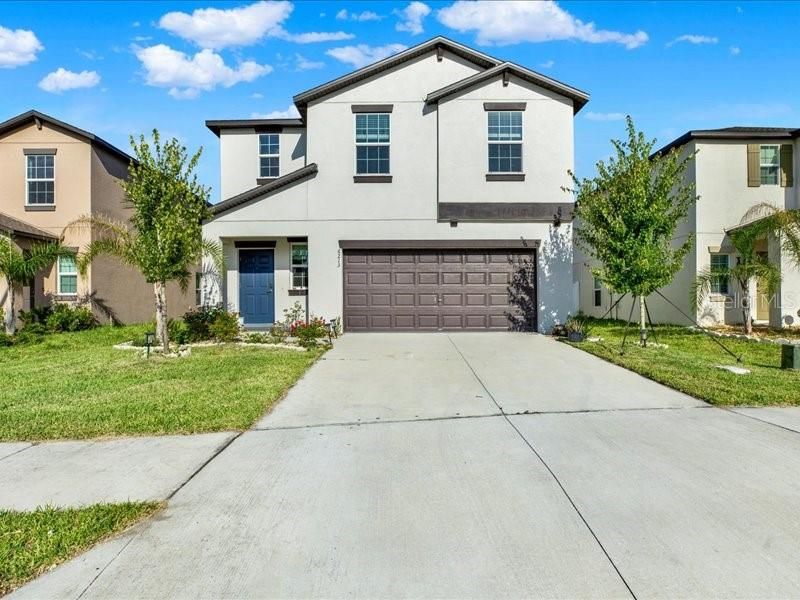 For Rent: $2,395 (4 beds, 2 baths, 1870 Square Feet)