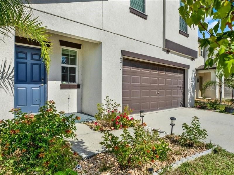 For Rent: $2,395 (4 beds, 2 baths, 1870 Square Feet)