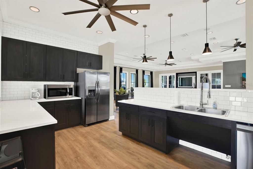 For Rent: $2,395 (4 beds, 2 baths, 1870 Square Feet)