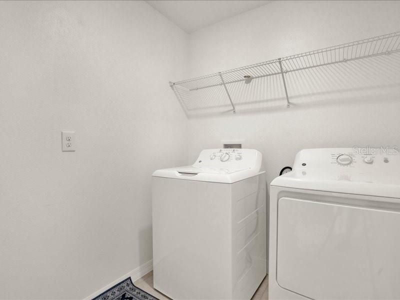 For Rent: $2,395 (4 beds, 2 baths, 1870 Square Feet)