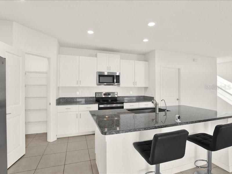 For Rent: $2,395 (4 beds, 2 baths, 1870 Square Feet)
