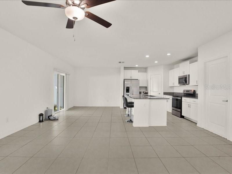 For Rent: $2,395 (4 beds, 2 baths, 1870 Square Feet)