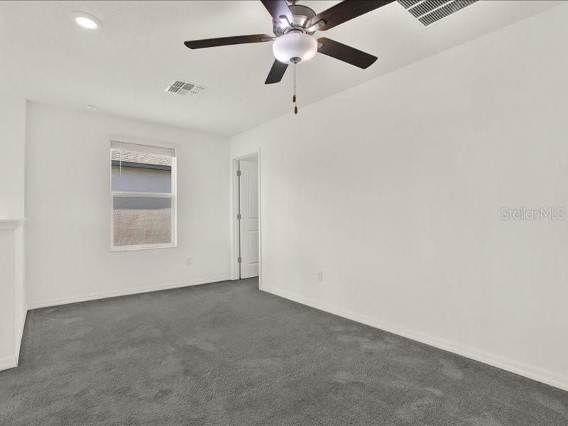 For Rent: $2,395 (4 beds, 2 baths, 1870 Square Feet)