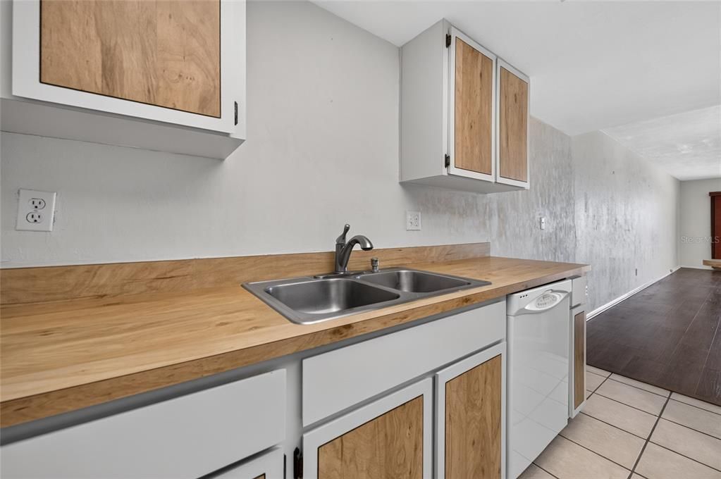 For Sale: $699,999 (3 beds, 2 baths, 1488 Square Feet)