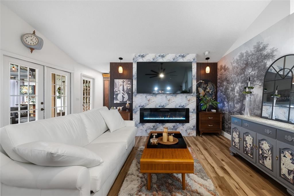 For Sale: $583,000 (3 beds, 2 baths, 1572 Square Feet)