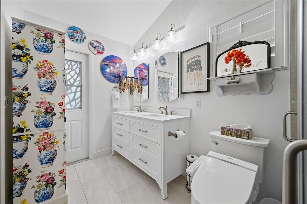 For Sale: $583,000 (3 beds, 2 baths, 1572 Square Feet)