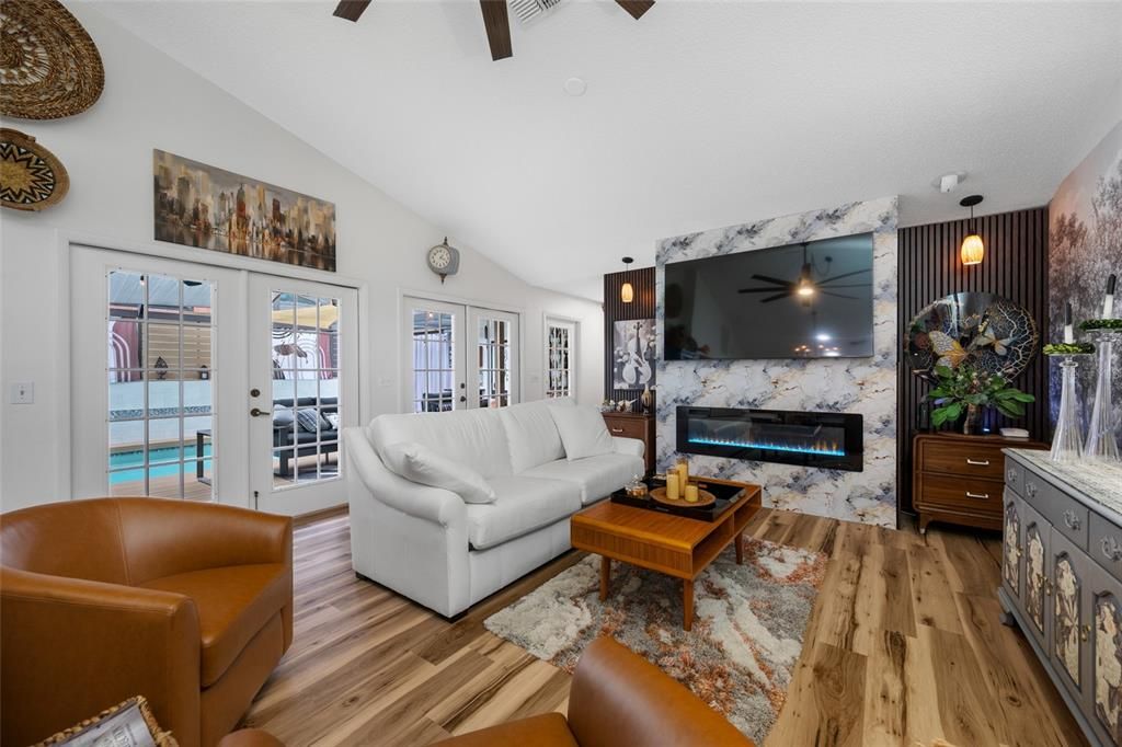 For Sale: $583,000 (3 beds, 2 baths, 1572 Square Feet)