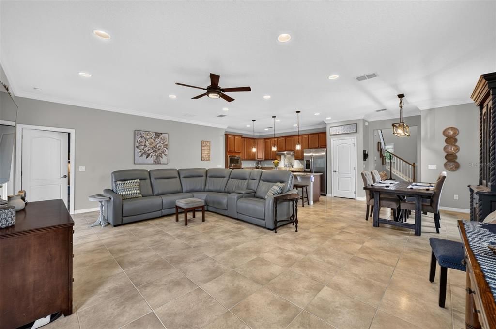For Sale: $540,000 (5 beds, 3 baths, 3186 Square Feet)
