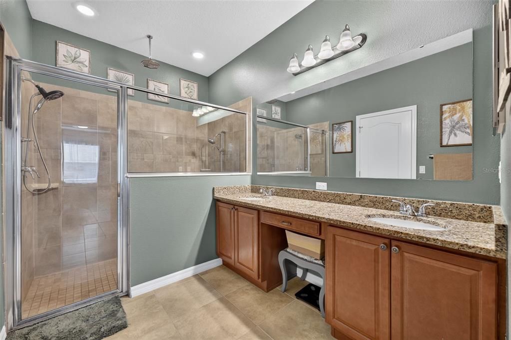 For Sale: $540,000 (5 beds, 3 baths, 3186 Square Feet)