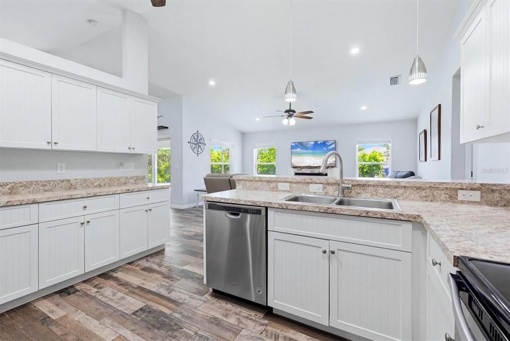 For Sale: $475,000 (3 beds, 2 baths, 1867 Square Feet)