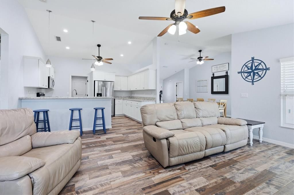 For Sale: $475,000 (3 beds, 2 baths, 1867 Square Feet)