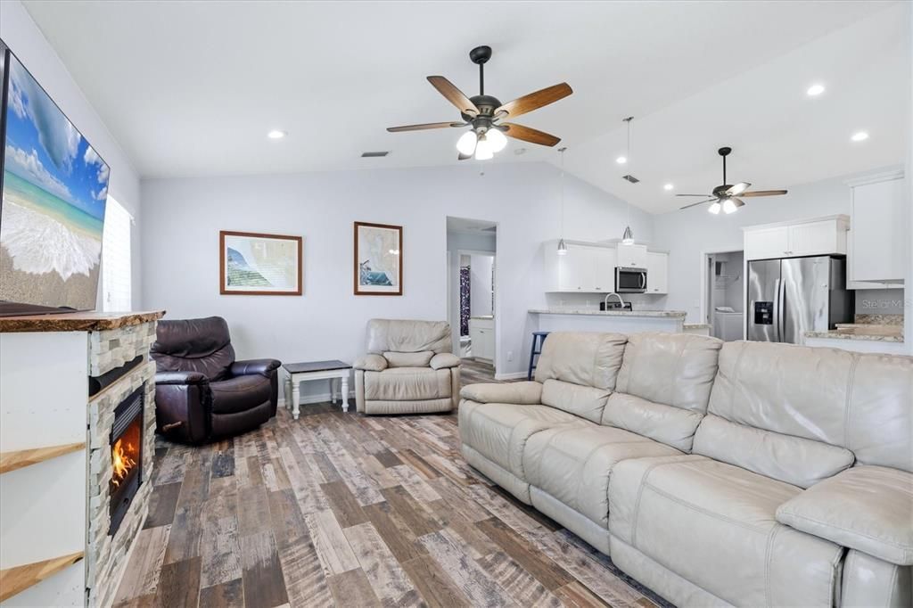For Sale: $475,000 (3 beds, 2 baths, 1867 Square Feet)