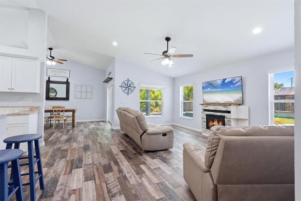 For Sale: $475,000 (3 beds, 2 baths, 1867 Square Feet)
