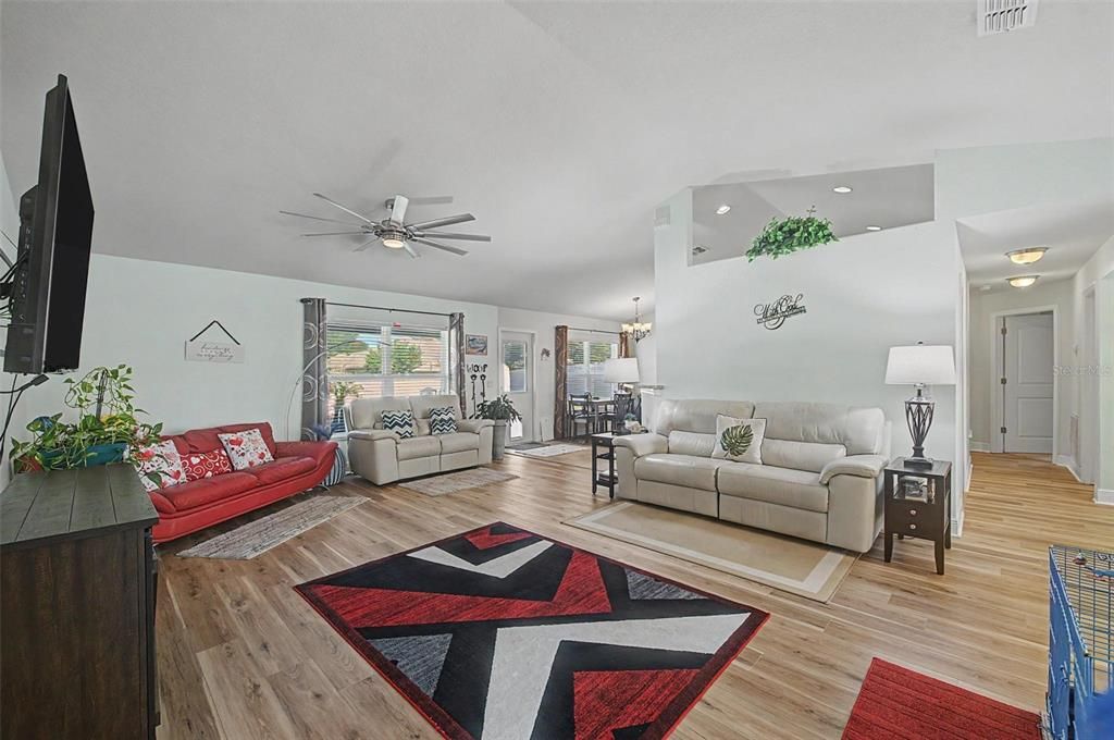 For Sale: $374,900 (3 beds, 2 baths, 1854 Square Feet)