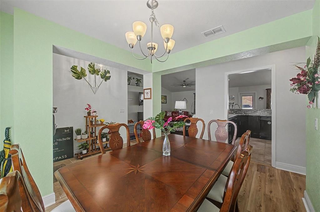 For Sale: $374,900 (3 beds, 2 baths, 1854 Square Feet)