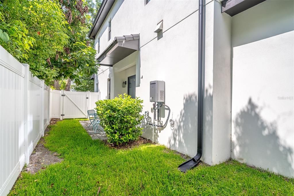 En Venta: $899,000 (3 camas, 3 baños, 1824 Pies cuadrados)