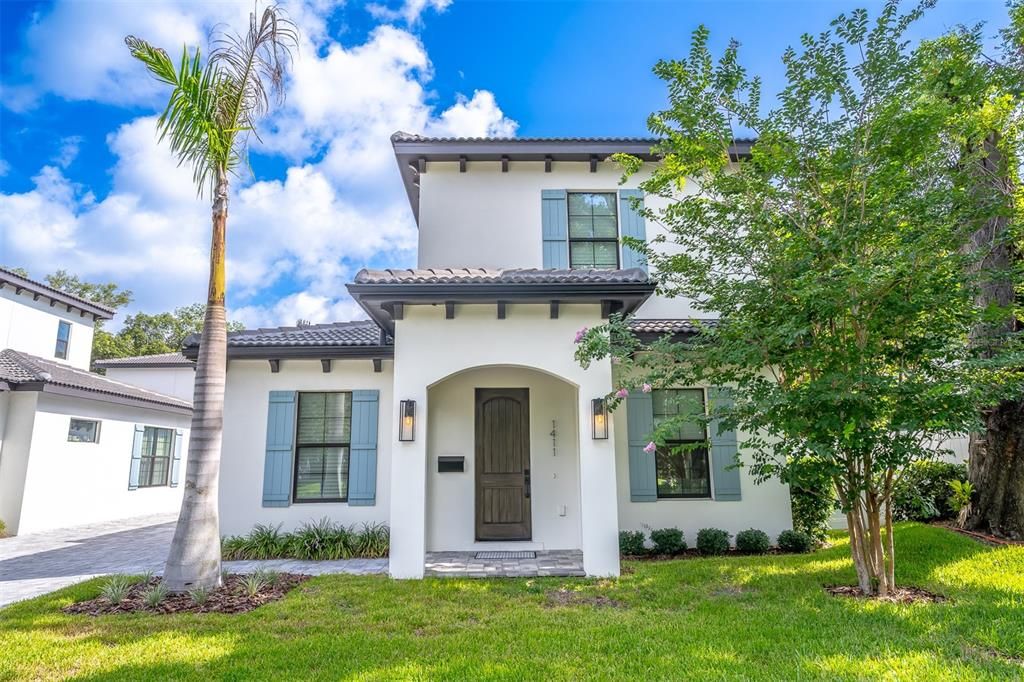 En Venta: $899,000 (3 camas, 3 baños, 1824 Pies cuadrados)