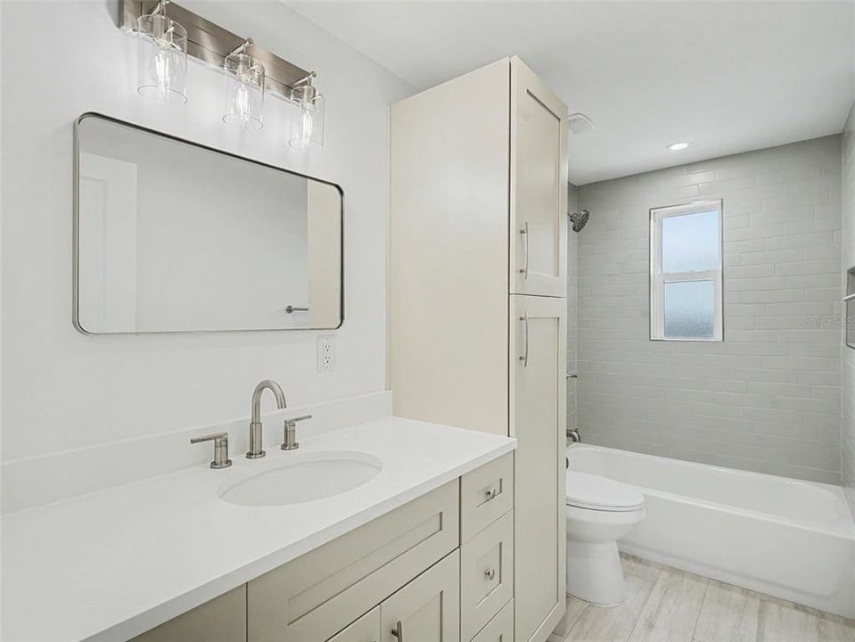 En Venta: $539,900 (4 camas, 2 baños, 1938 Pies cuadrados)
