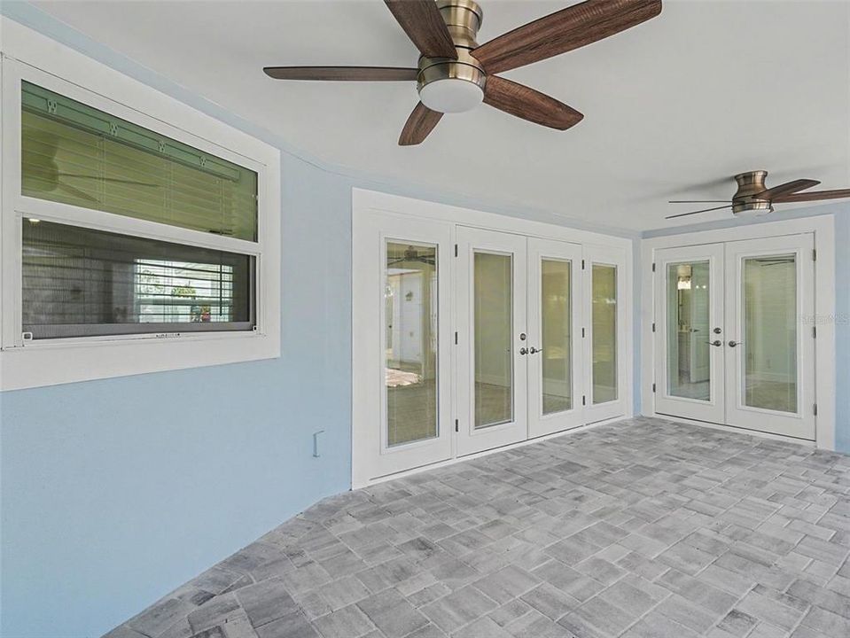 En Venta: $539,900 (4 camas, 2 baños, 1938 Pies cuadrados)