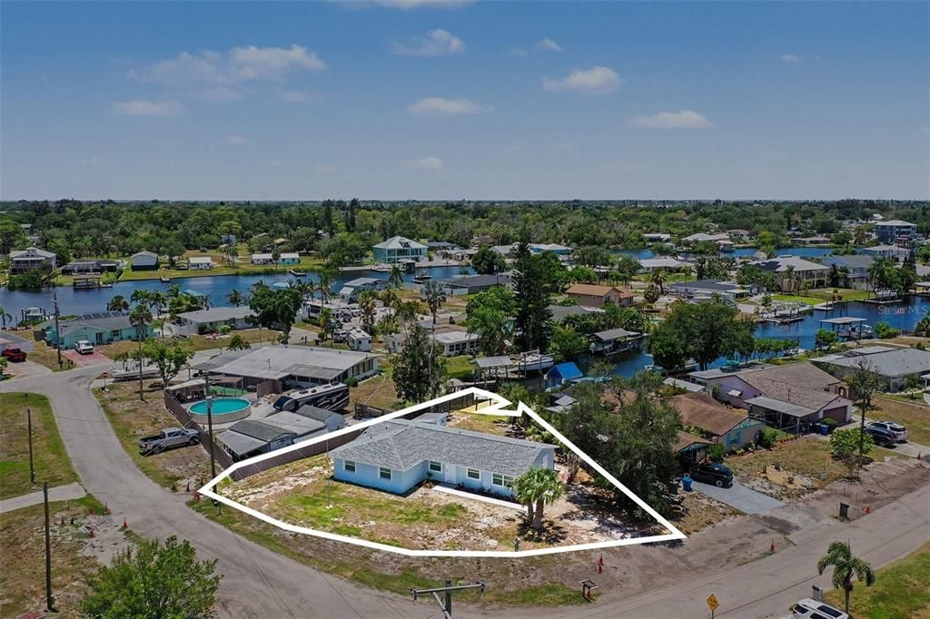 En Venta: $539,900 (4 camas, 2 baños, 1938 Pies cuadrados)