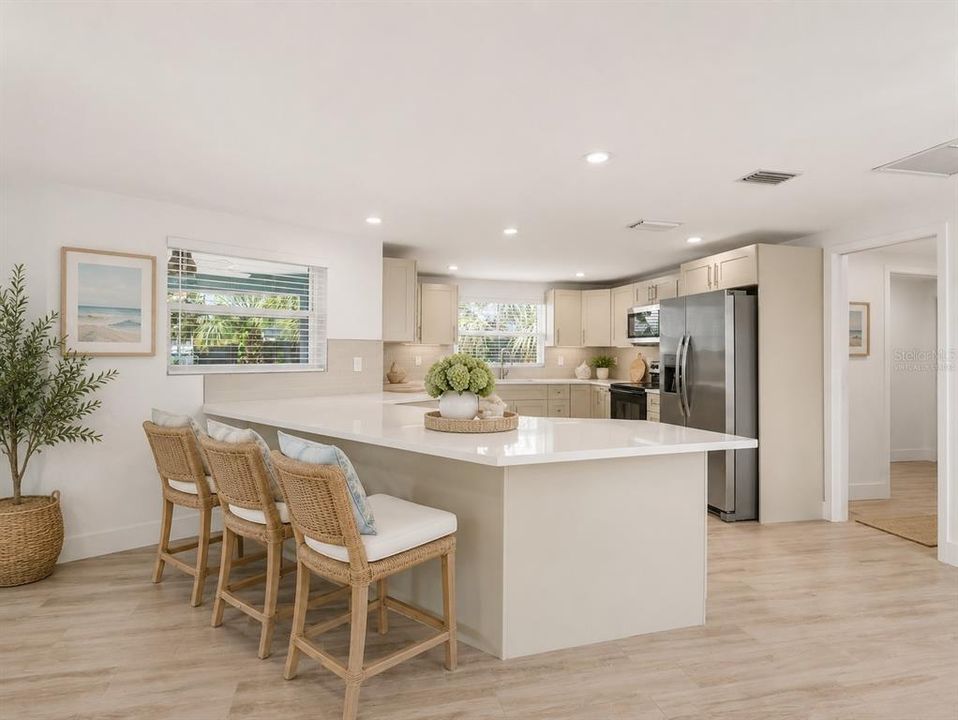 En Venta: $539,900 (4 camas, 2 baños, 1938 Pies cuadrados)