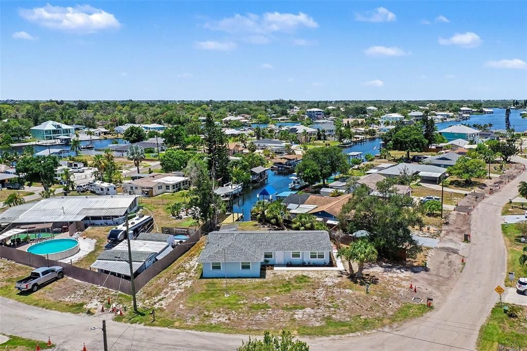 En Venta: $539,900 (4 camas, 2 baños, 1938 Pies cuadrados)