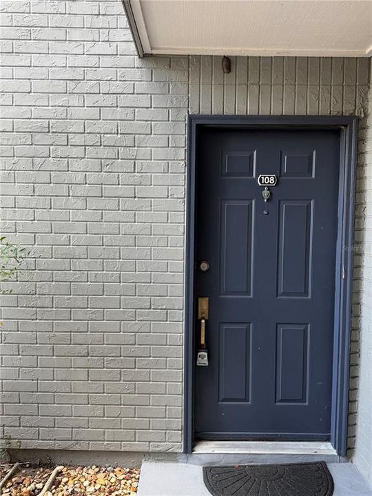 For Sale: $165,000 (2 beds, 1 baths, 768 Square Feet)