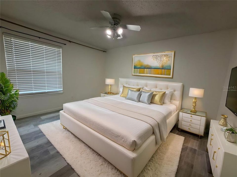 For Sale: $165,000 (2 beds, 1 baths, 768 Square Feet)