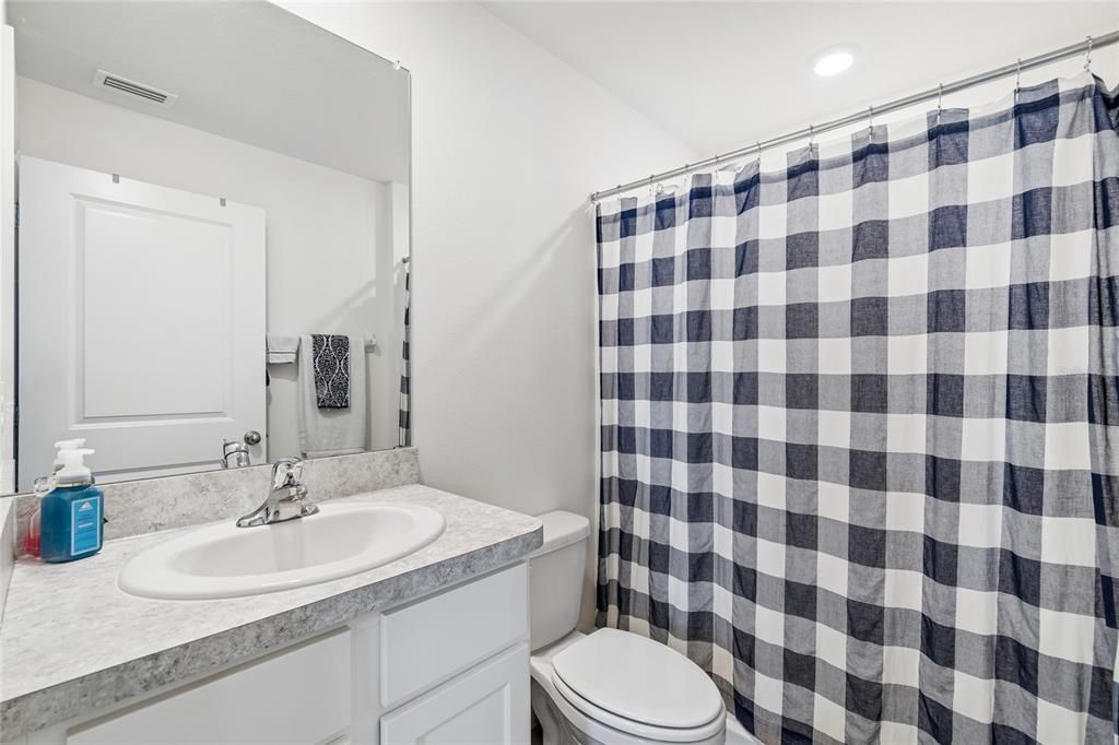 En Venta: $330,000 (3 camas, 2 baños, 1405 Pies cuadrados)