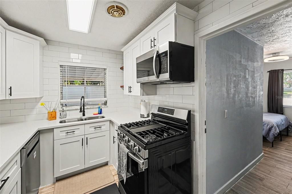 For Sale: $435,000 (3 beds, 2 baths, 1395 Square Feet)