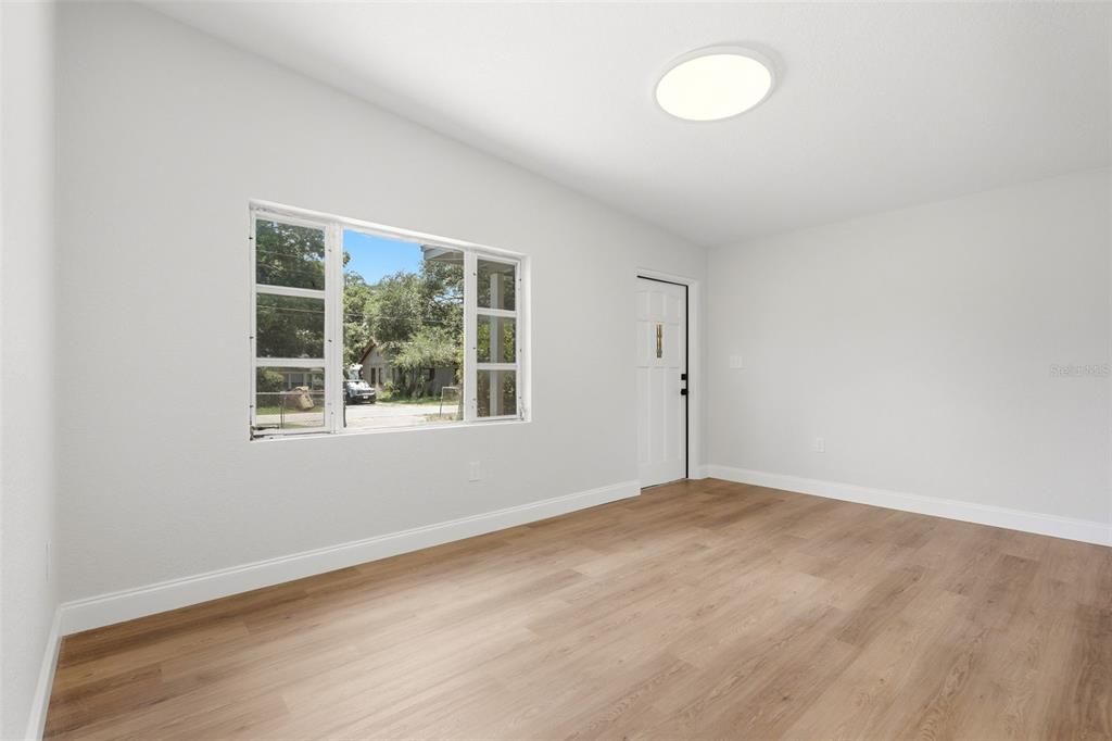 En Venta: $299,000 (4 camas, 2 baños, 1444 Pies cuadrados)