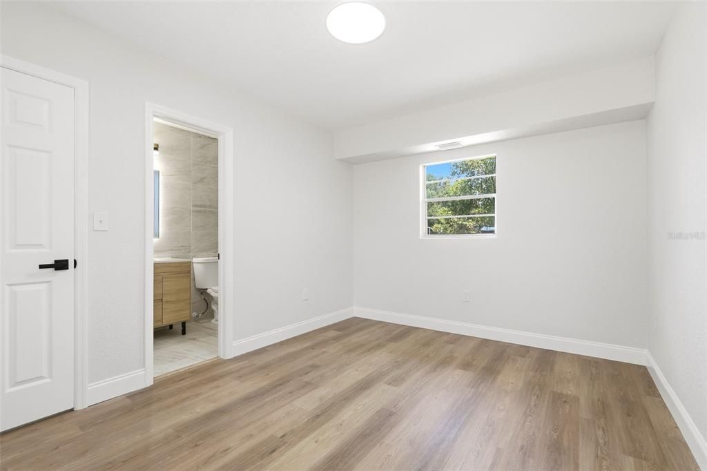 En Venta: $299,000 (4 camas, 2 baños, 1444 Pies cuadrados)