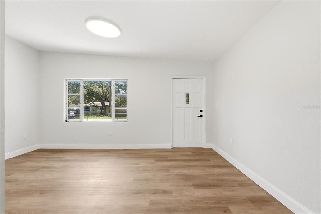 En Venta: $299,000 (4 camas, 2 baños, 1444 Pies cuadrados)