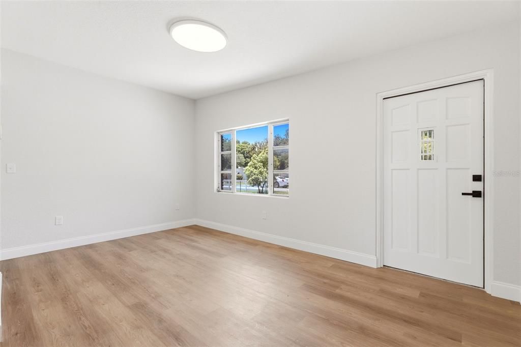 En Venta: $299,000 (4 camas, 2 baños, 1444 Pies cuadrados)