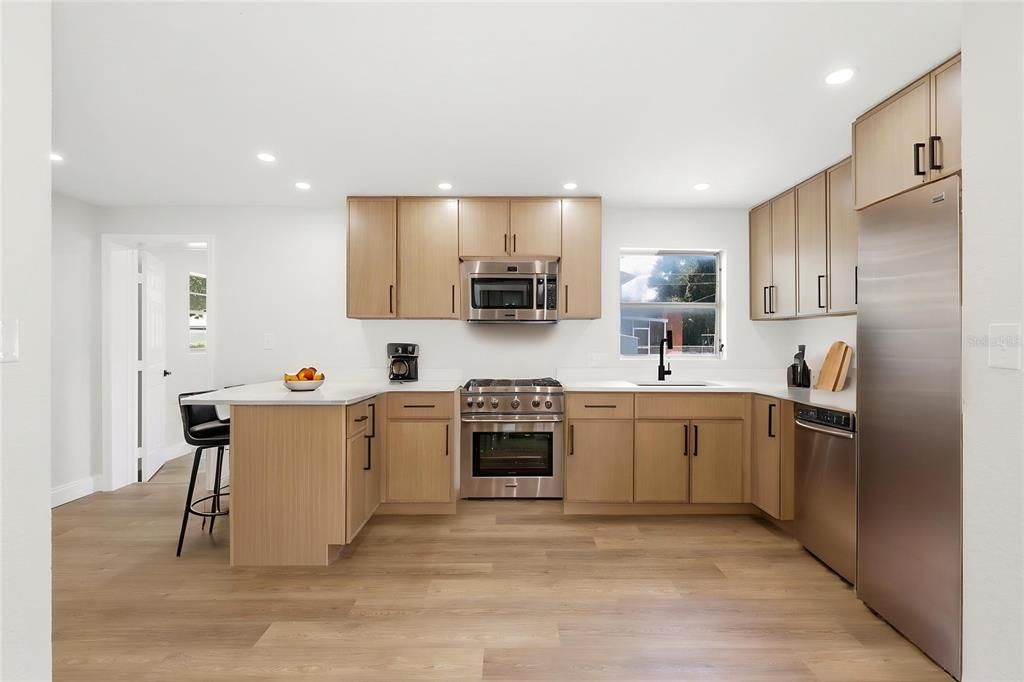 En Venta: $299,000 (4 camas, 2 baños, 1444 Pies cuadrados)