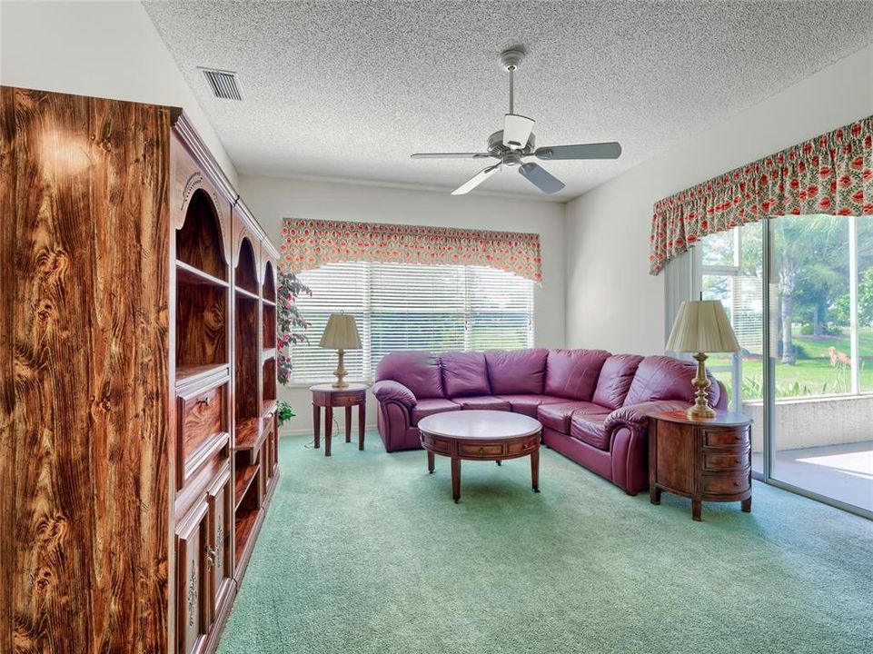 For Sale: $300,000 (3 beds, 2 baths, 1909 Square Feet)