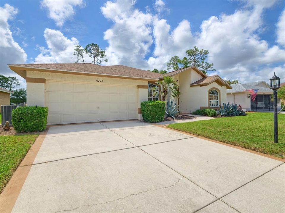 For Sale: $300,000 (3 beds, 2 baths, 1909 Square Feet)