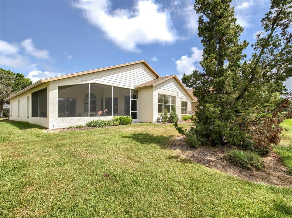 For Sale: $300,000 (3 beds, 2 baths, 1909 Square Feet)