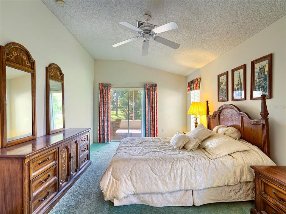 For Sale: $300,000 (3 beds, 2 baths, 1909 Square Feet)