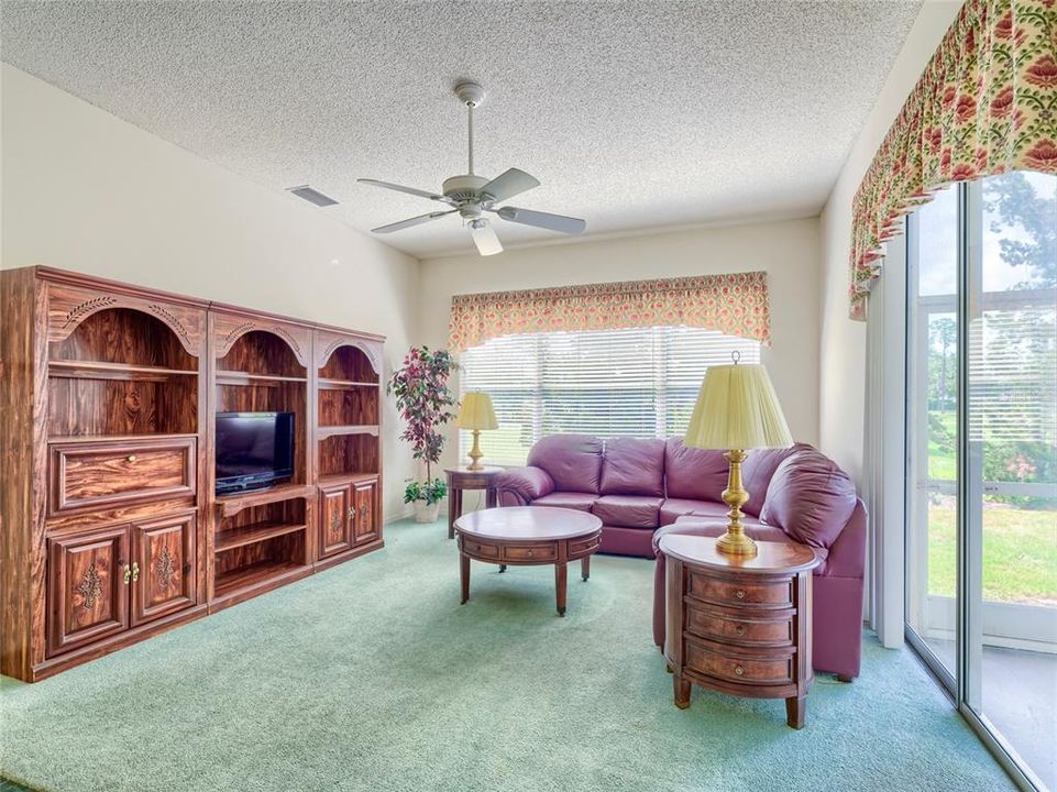 For Sale: $300,000 (3 beds, 2 baths, 1909 Square Feet)