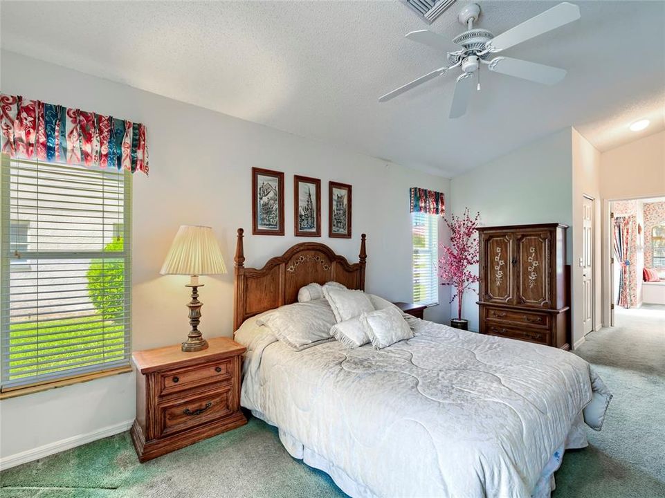 For Sale: $300,000 (3 beds, 2 baths, 1909 Square Feet)