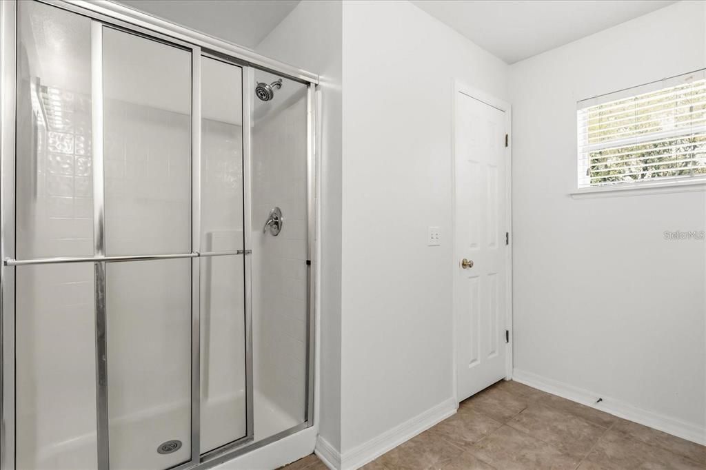 For Rent: $2,200 (4 beds, 2 baths, 2238 Square Feet)