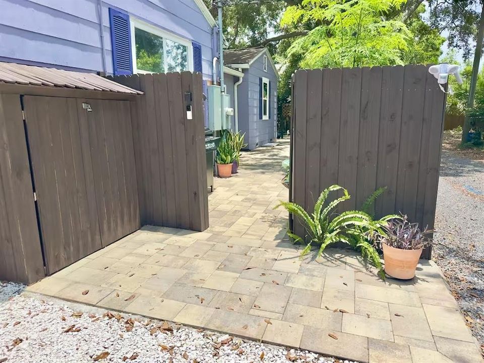 For Rent: $2,600 (1 beds, 1 baths, 800 Square Feet)