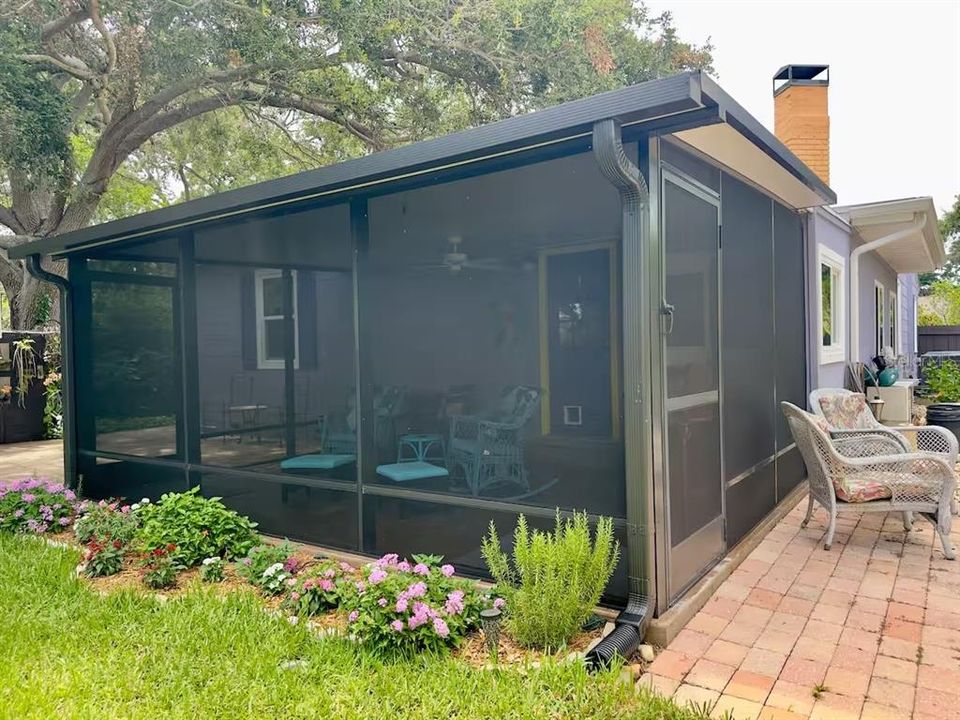 For Rent: $2,600 (1 beds, 1 baths, 800 Square Feet)