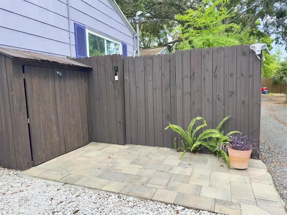For Rent: $2,600 (1 beds, 1 baths, 800 Square Feet)