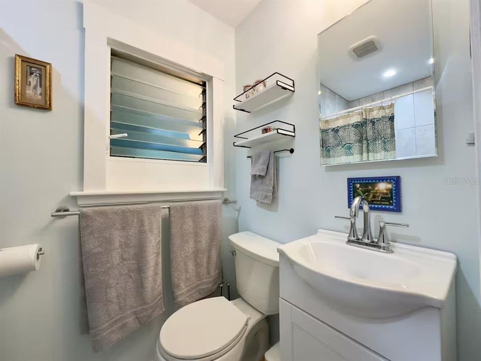 For Rent: $2,600 (1 beds, 1 baths, 800 Square Feet)