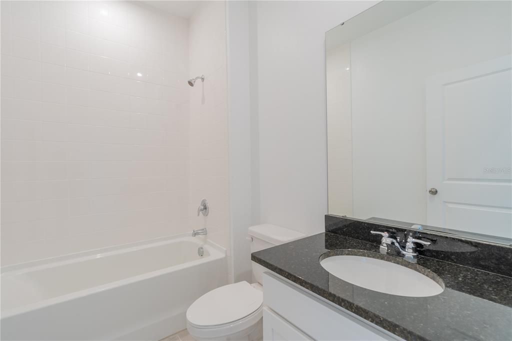 For Rent: $2,100 (3 beds, 2 baths, 1556 Square Feet)