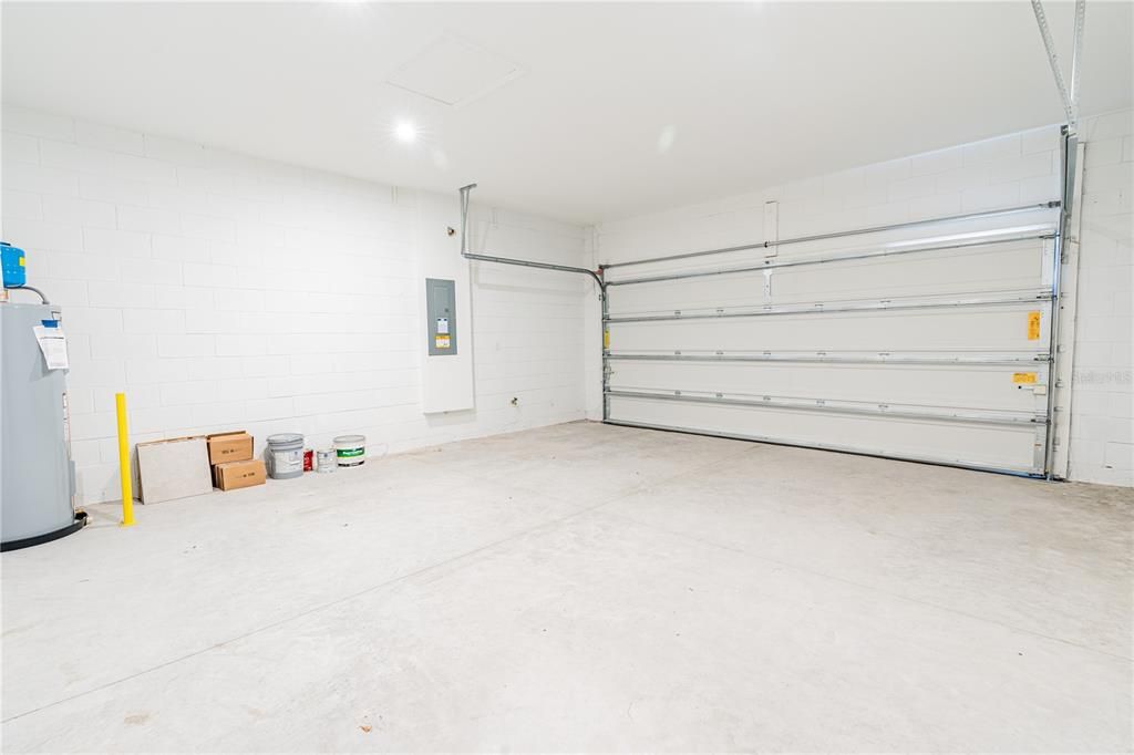 For Rent: $2,100 (3 beds, 2 baths, 1556 Square Feet)