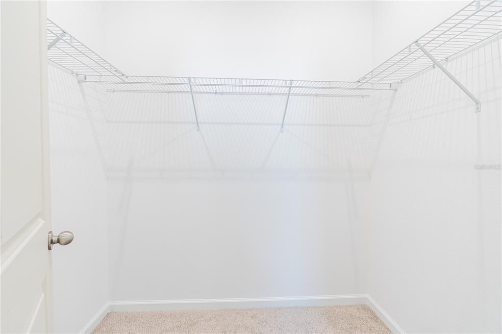 For Rent: $2,100 (3 beds, 2 baths, 1556 Square Feet)