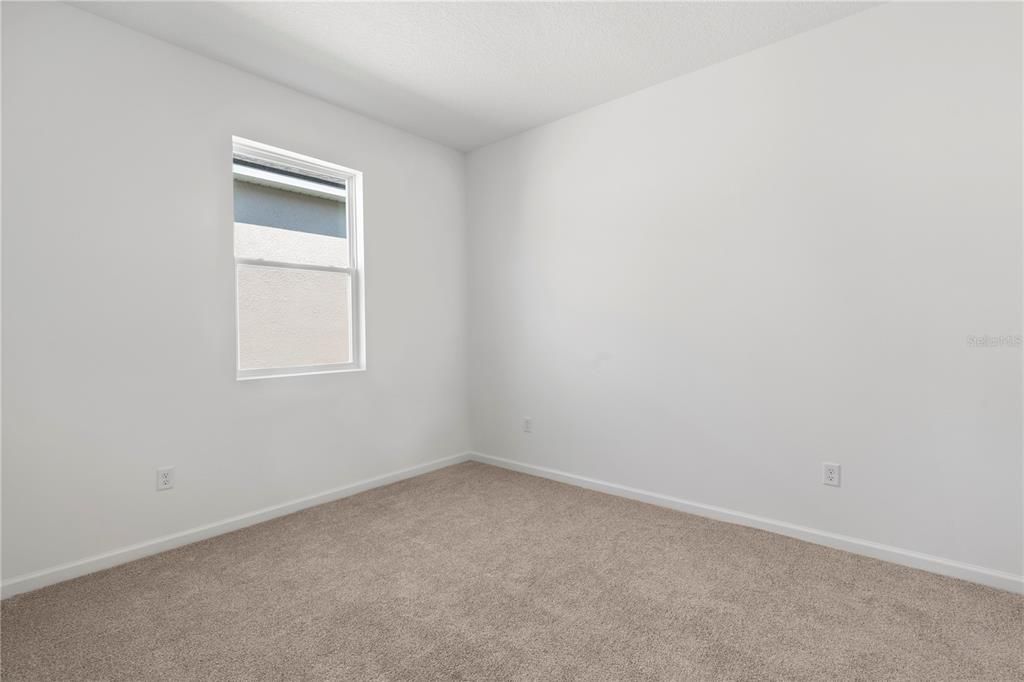 For Rent: $2,100 (3 beds, 2 baths, 1556 Square Feet)